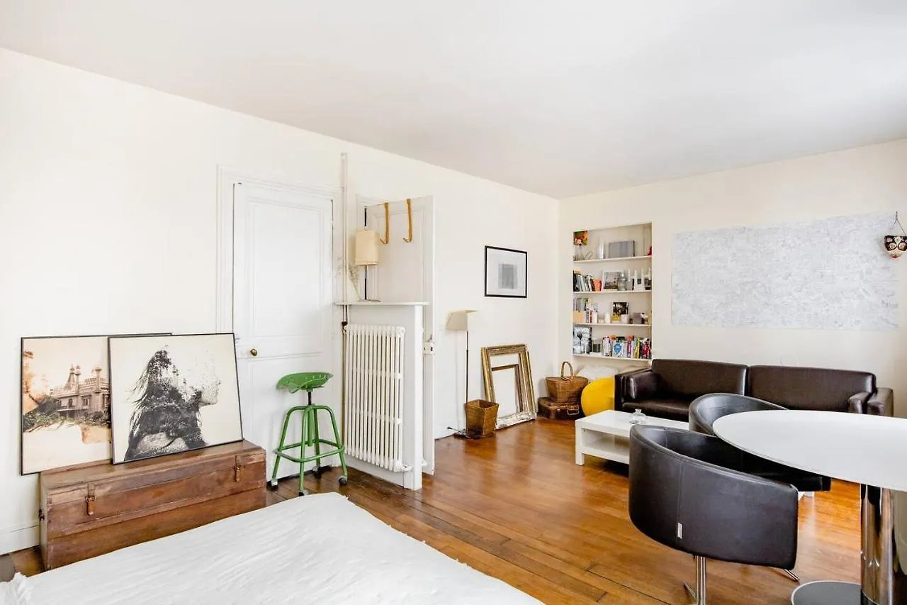 Bel Appartement Ile Saint Louis, Paris Centre contacts