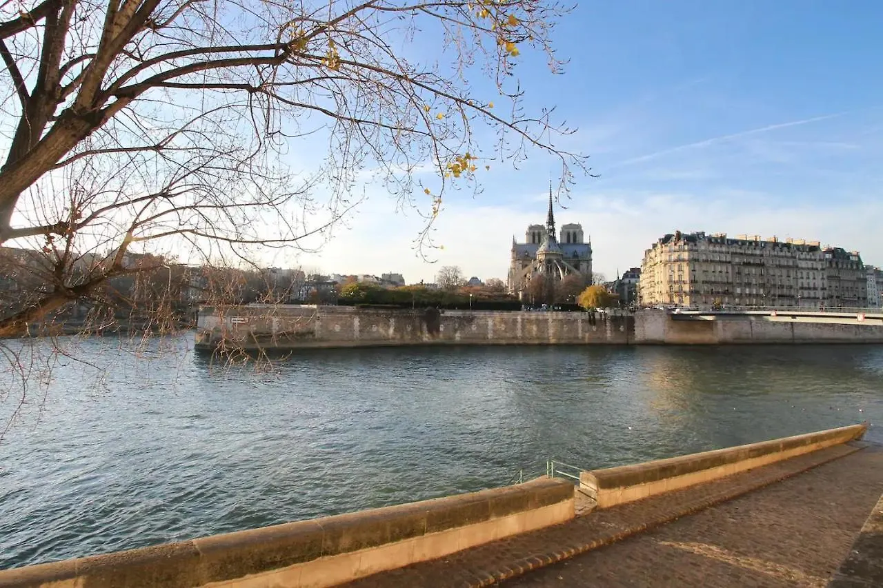 Bel Appartement Ile Saint Louis, Paris Centre Homestay