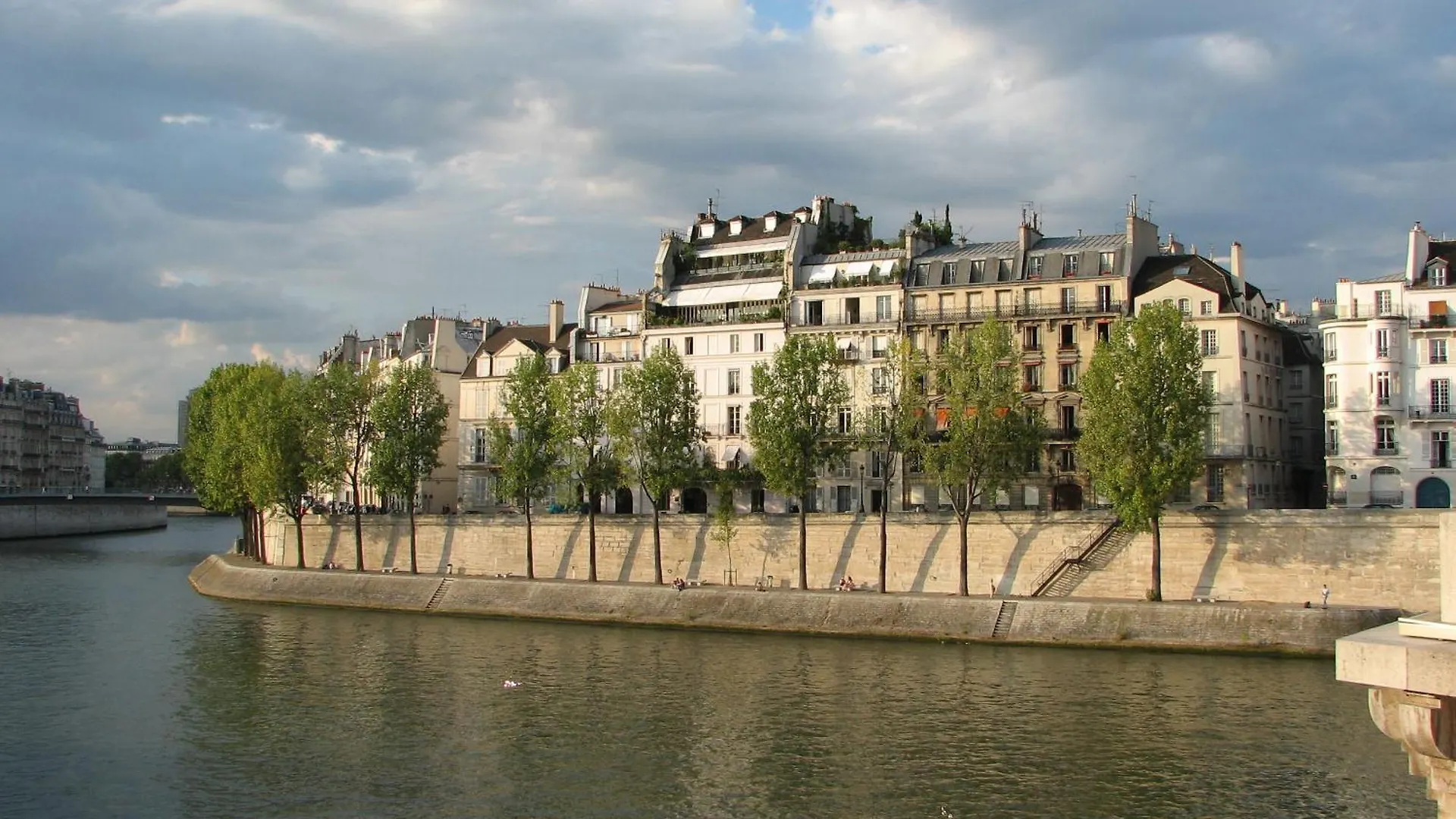 Homestay Bel Appartement Ile Saint Louis, Paris Centre
