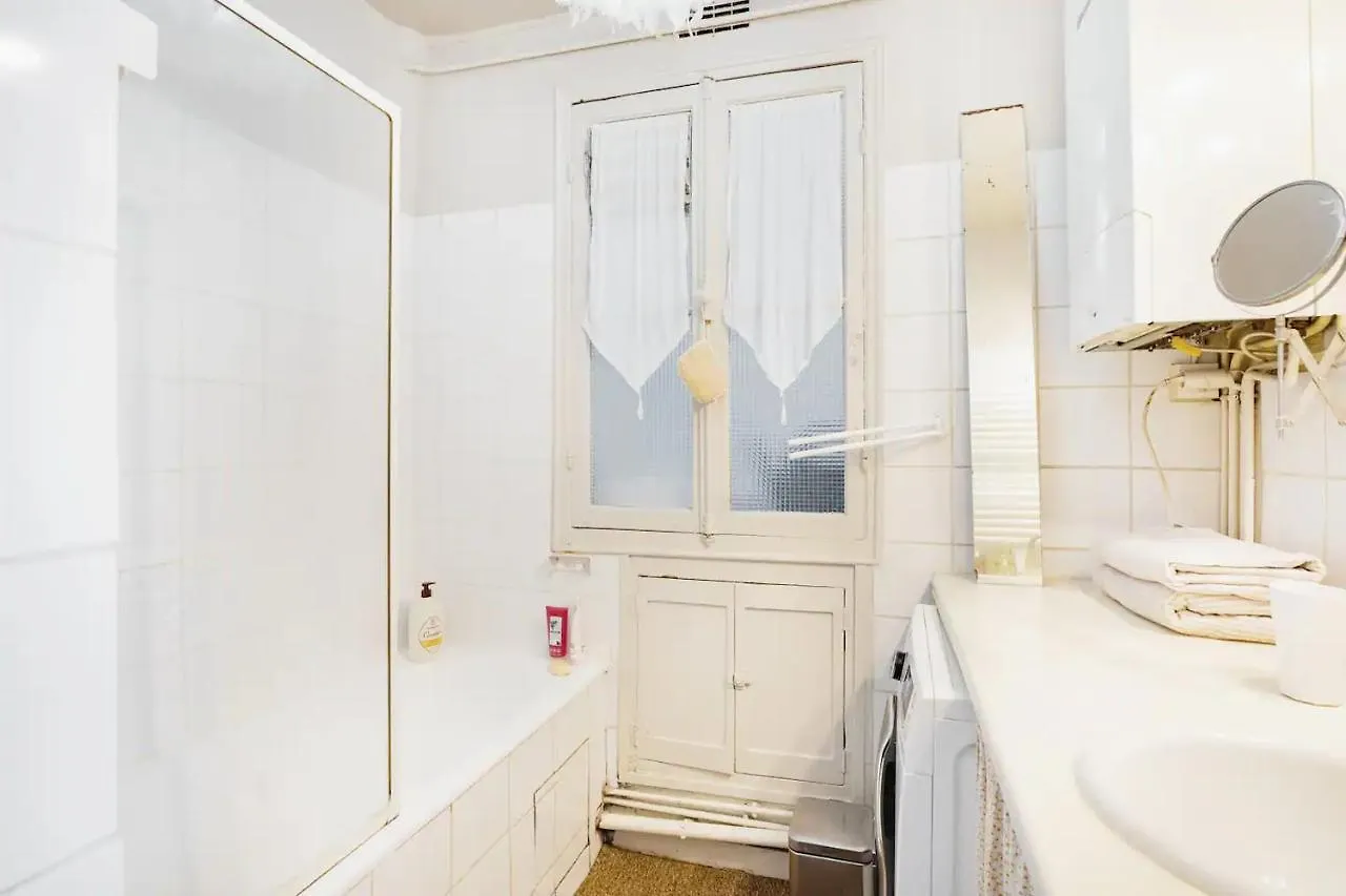 Homestay Bel Appartement Ile Saint Louis, Paris Centre